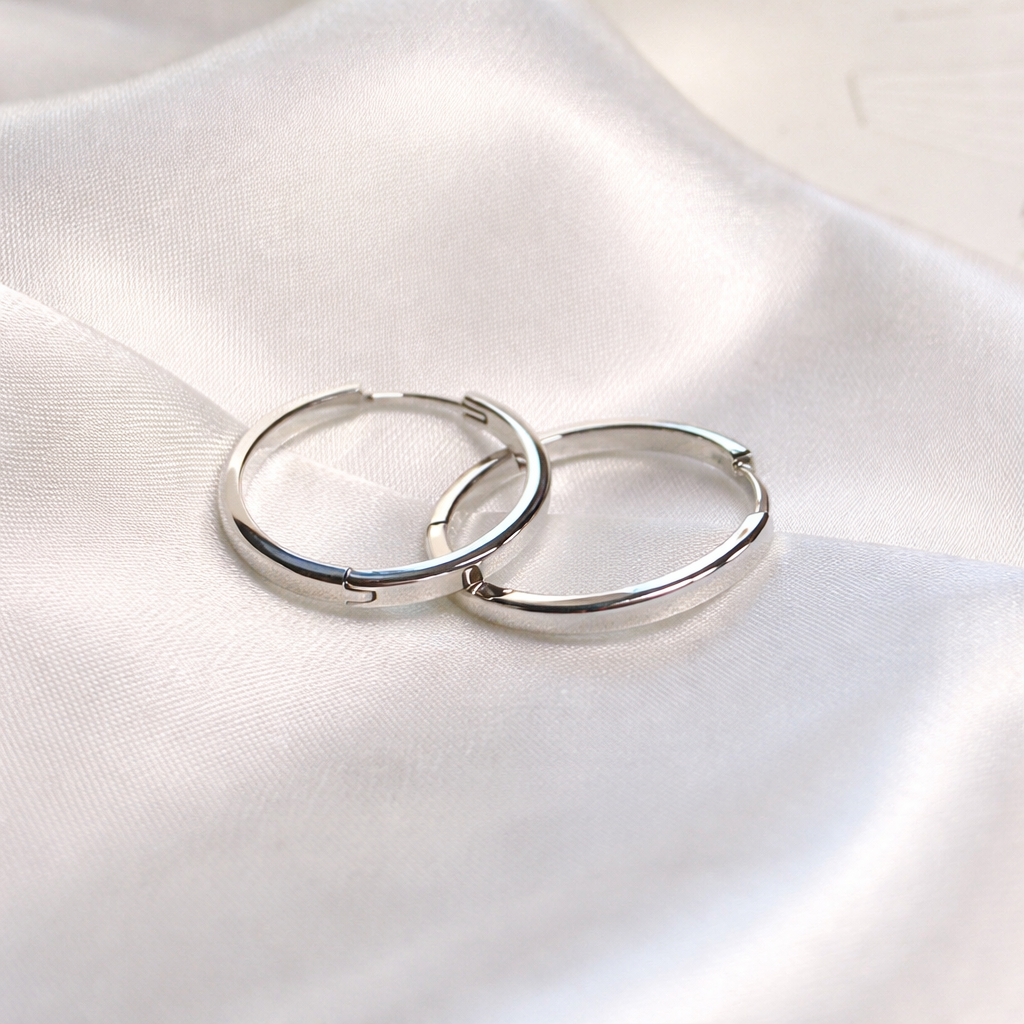 Minimalist 18K Gold Plated Small Hoop Earrings E133