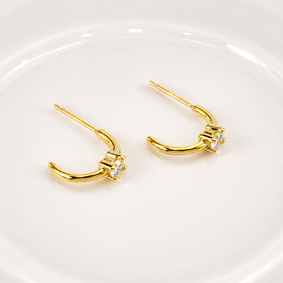 14k gold solitaire crystal open huggie hoop earrings E301