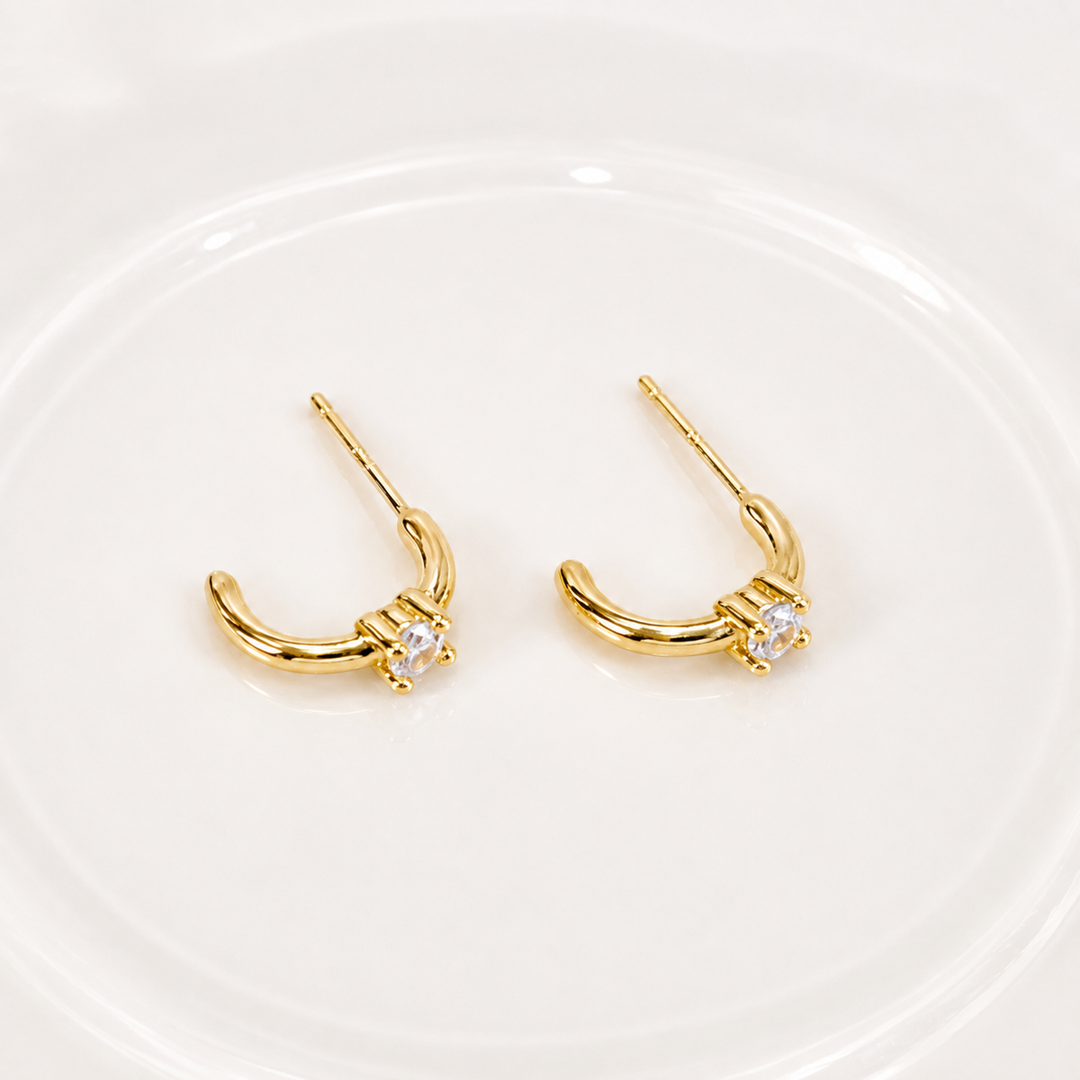 14k gold solitaire crystal open huggie hoop earrings E301