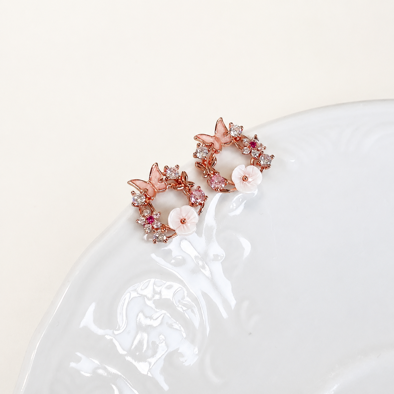 Butterfly & flower wreath dainty cute stud earrings E292