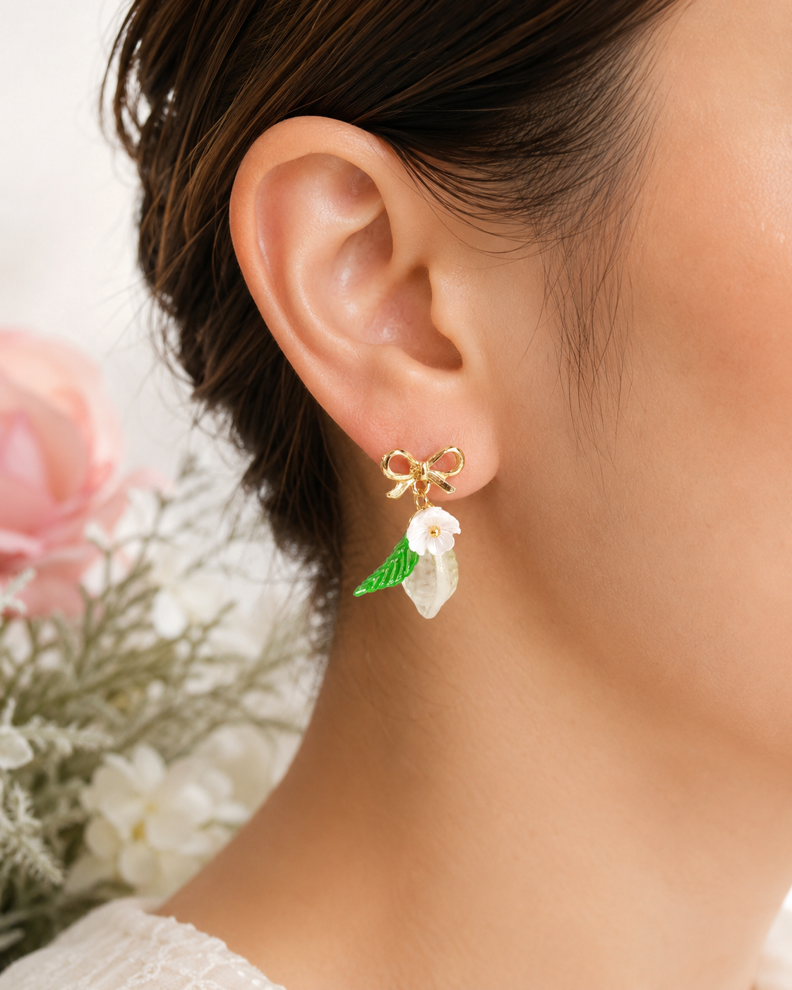 Resin clear green lime & flower dangle earrings E245