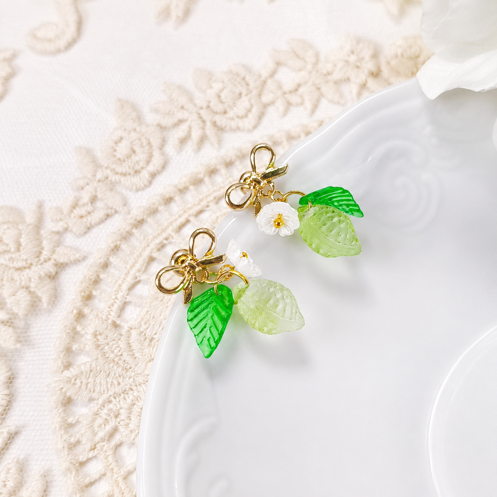 Resin clear green lime & flower dangle earrings E245