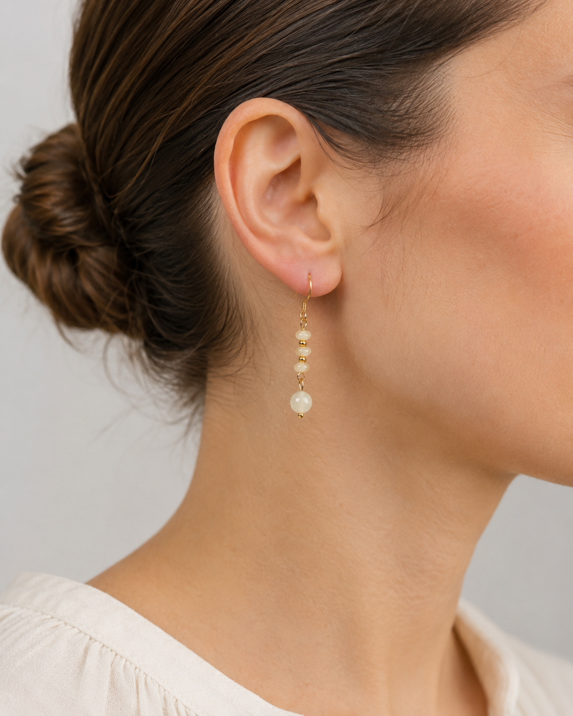 Beige cat eye beads dangle earrings E272