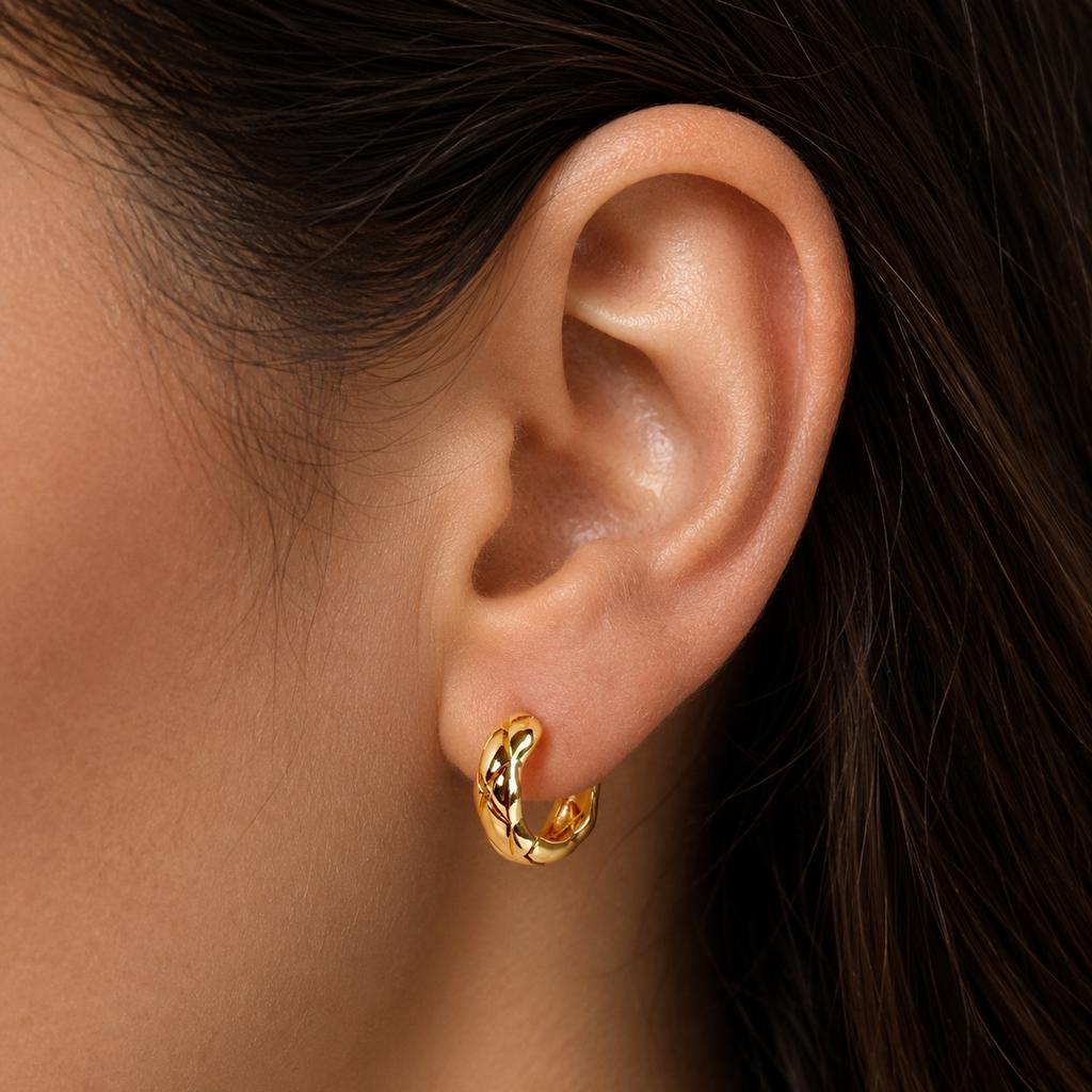 Gold Chunky Faceted Huggie Hoop Earrings E283