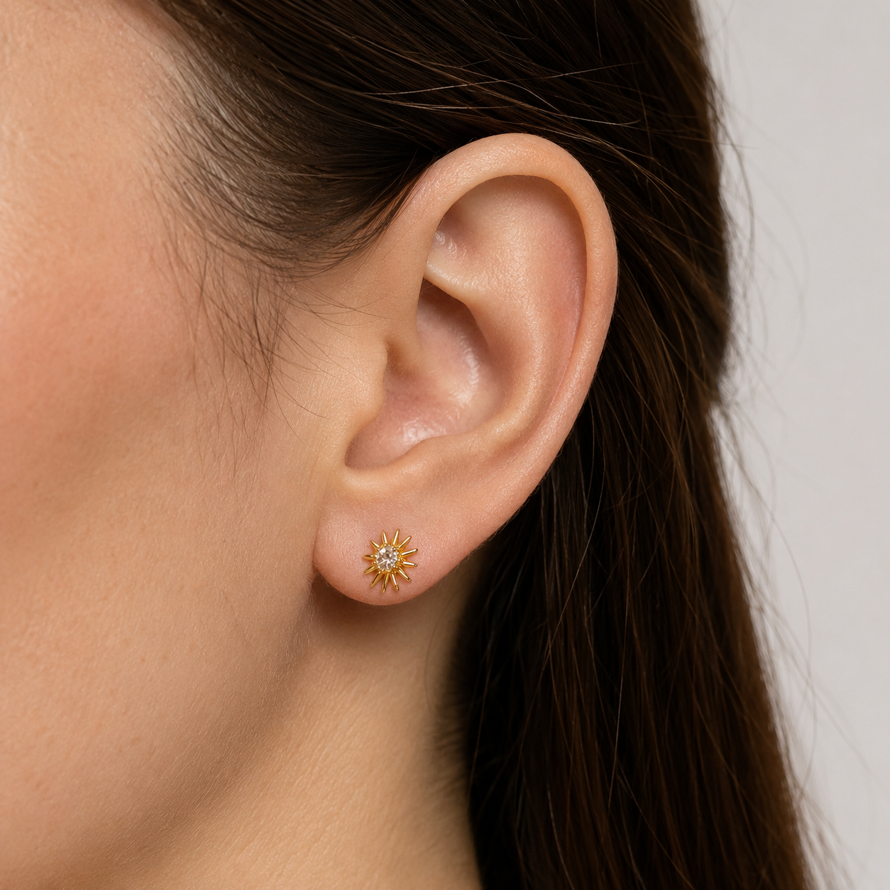 Gold Crystal Sunburst Stud Earrings E288