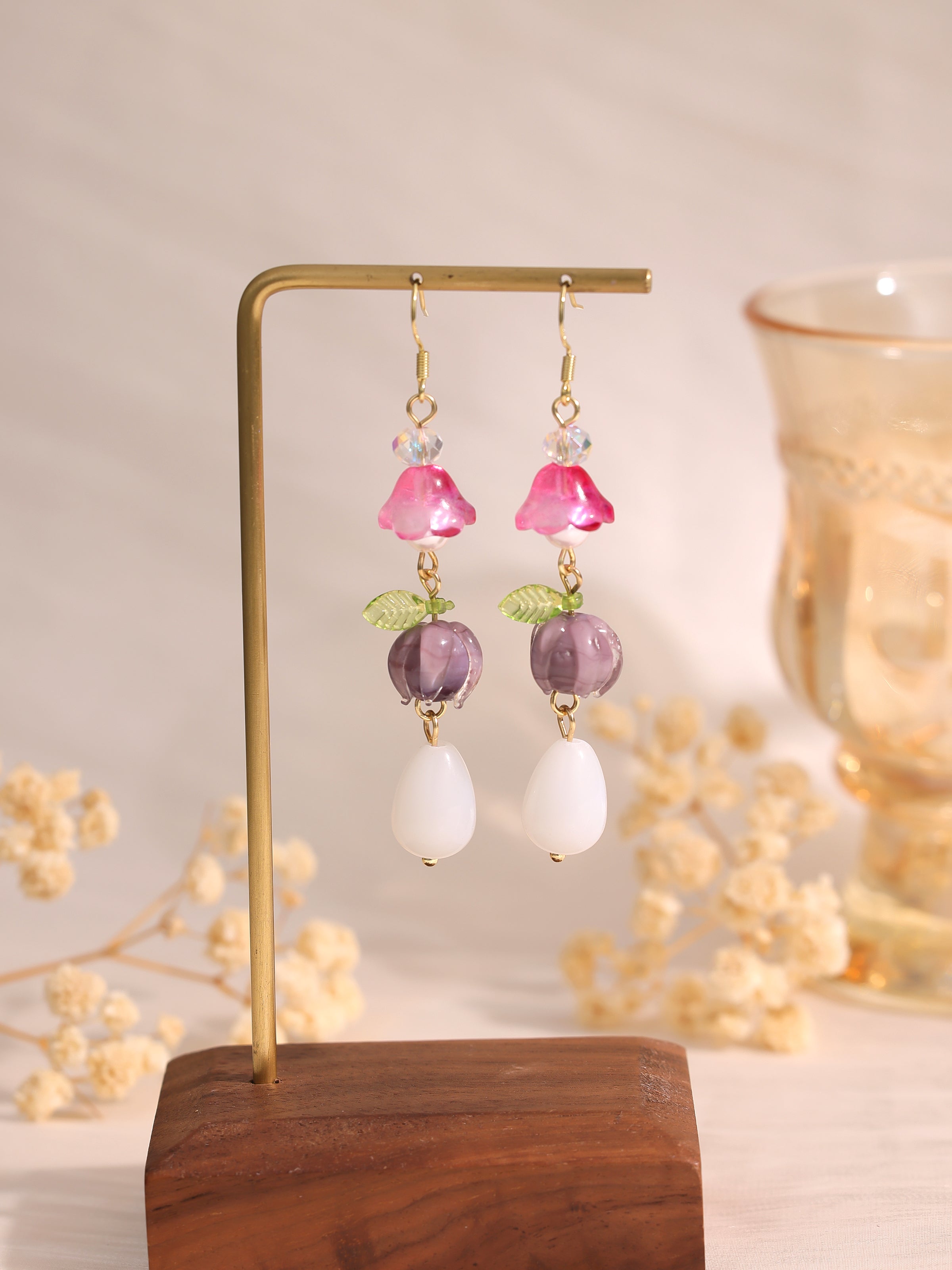 Purple glass flower & pearl beads dangle earrings E266