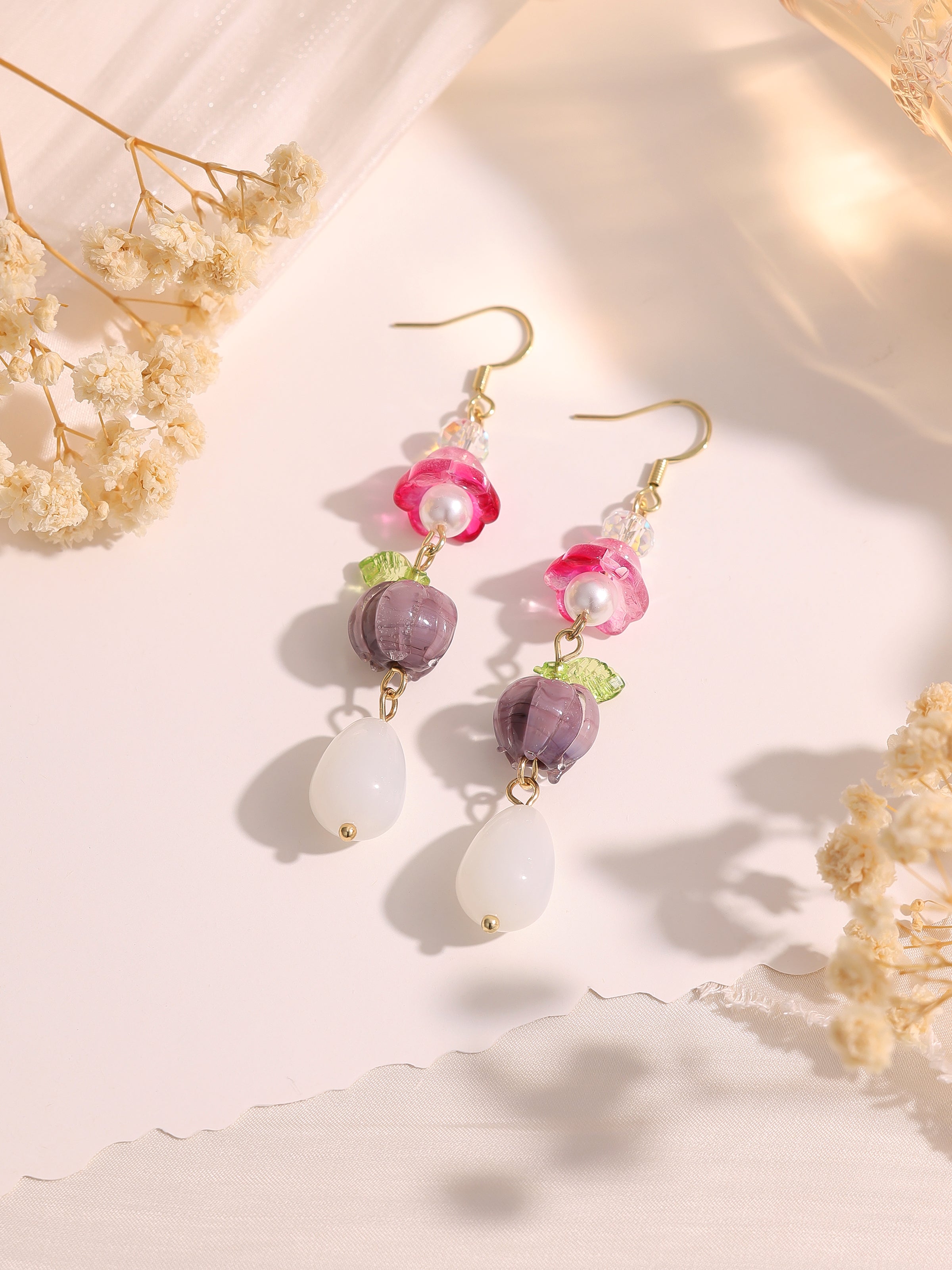 Purple glass flower & pearl beads dangle earrings E266