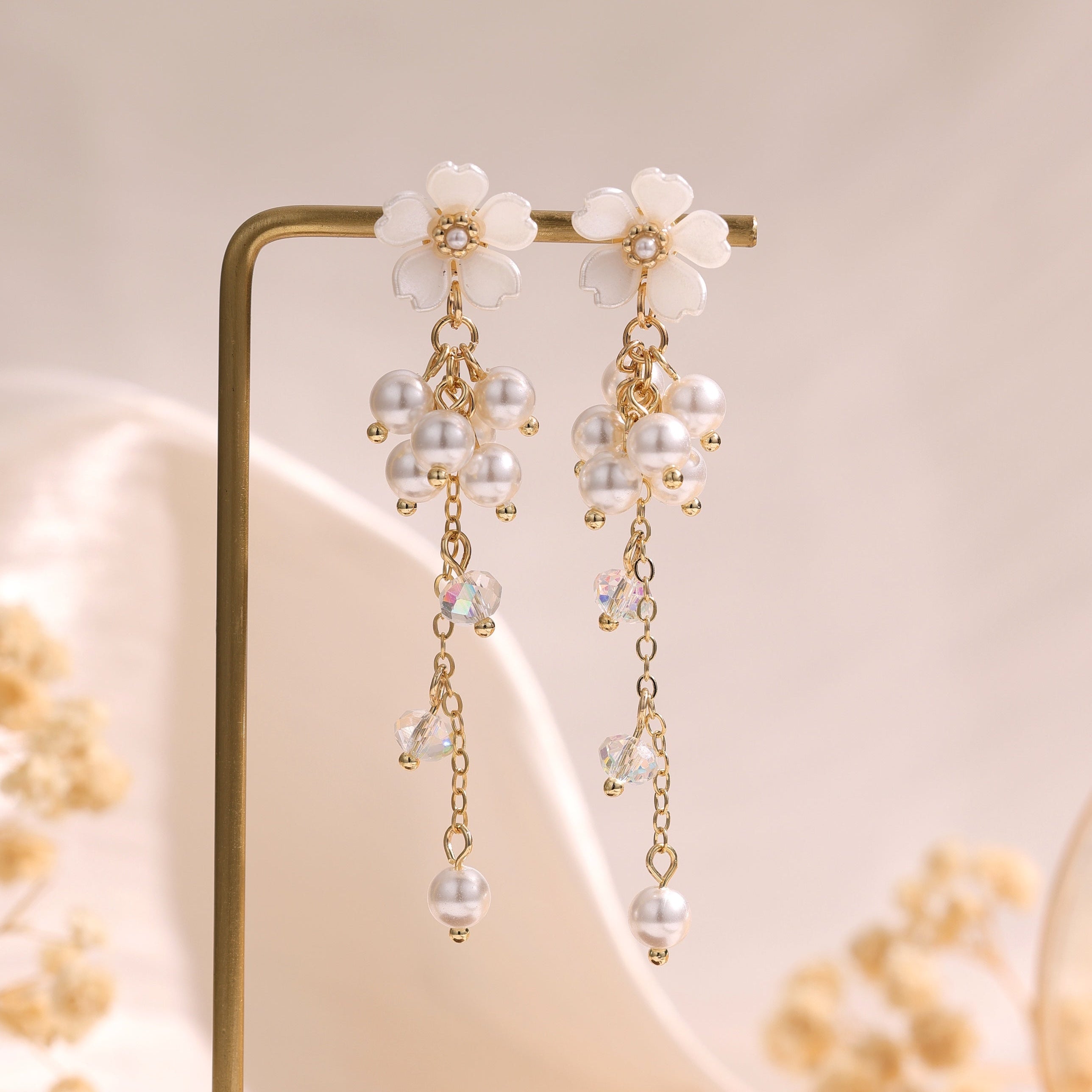 Iridescent white flower & pearl dangle earrings E263