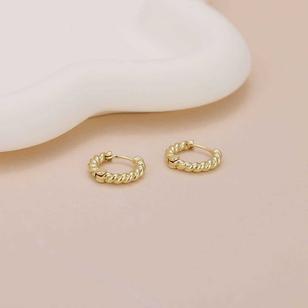 Dainty Gold Twisted Huggie Hoop Earrings E118