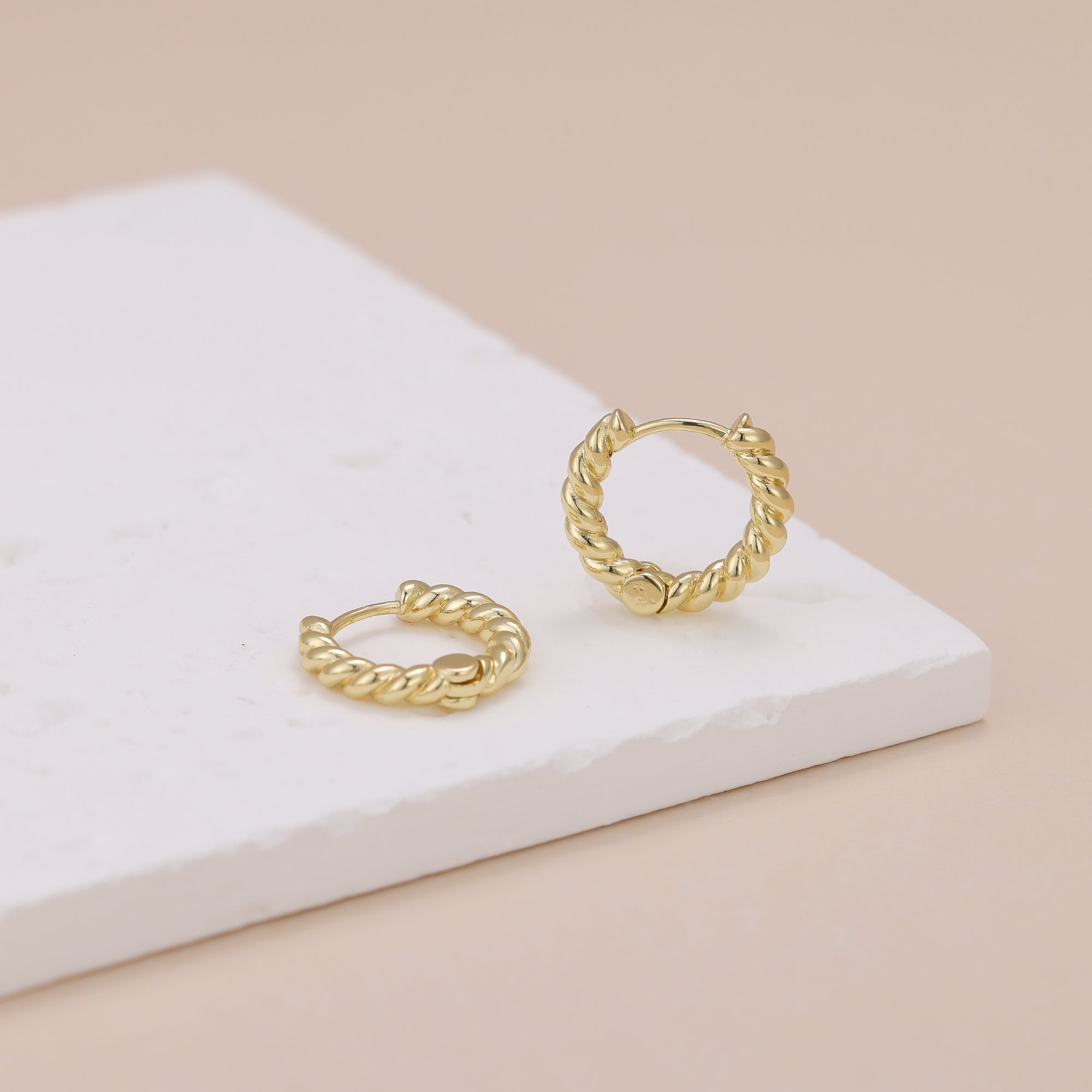 Dainty Gold Twisted Huggie Hoop Earrings E118