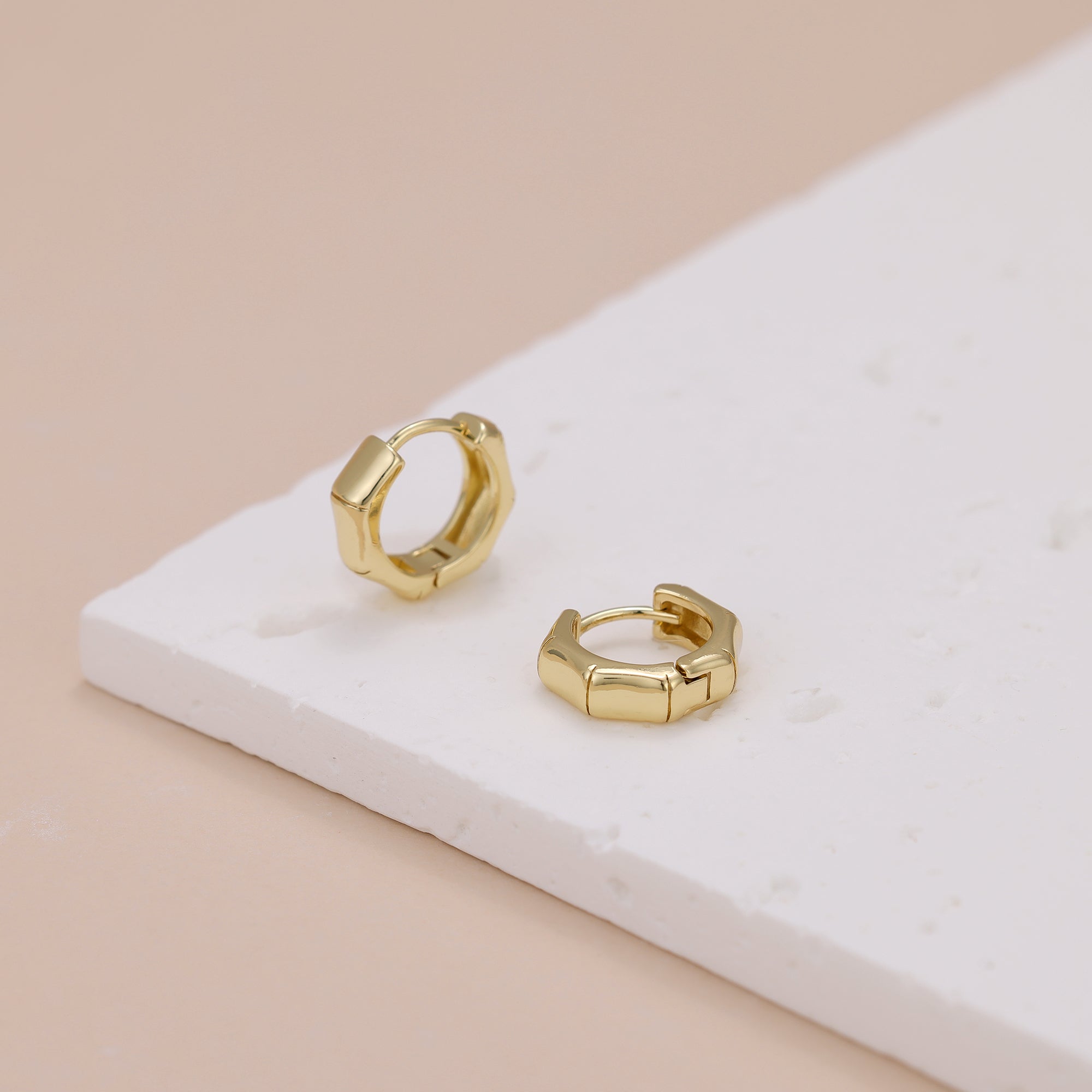 Hexagon huggie hoop earrings, gold hoop earrings E119