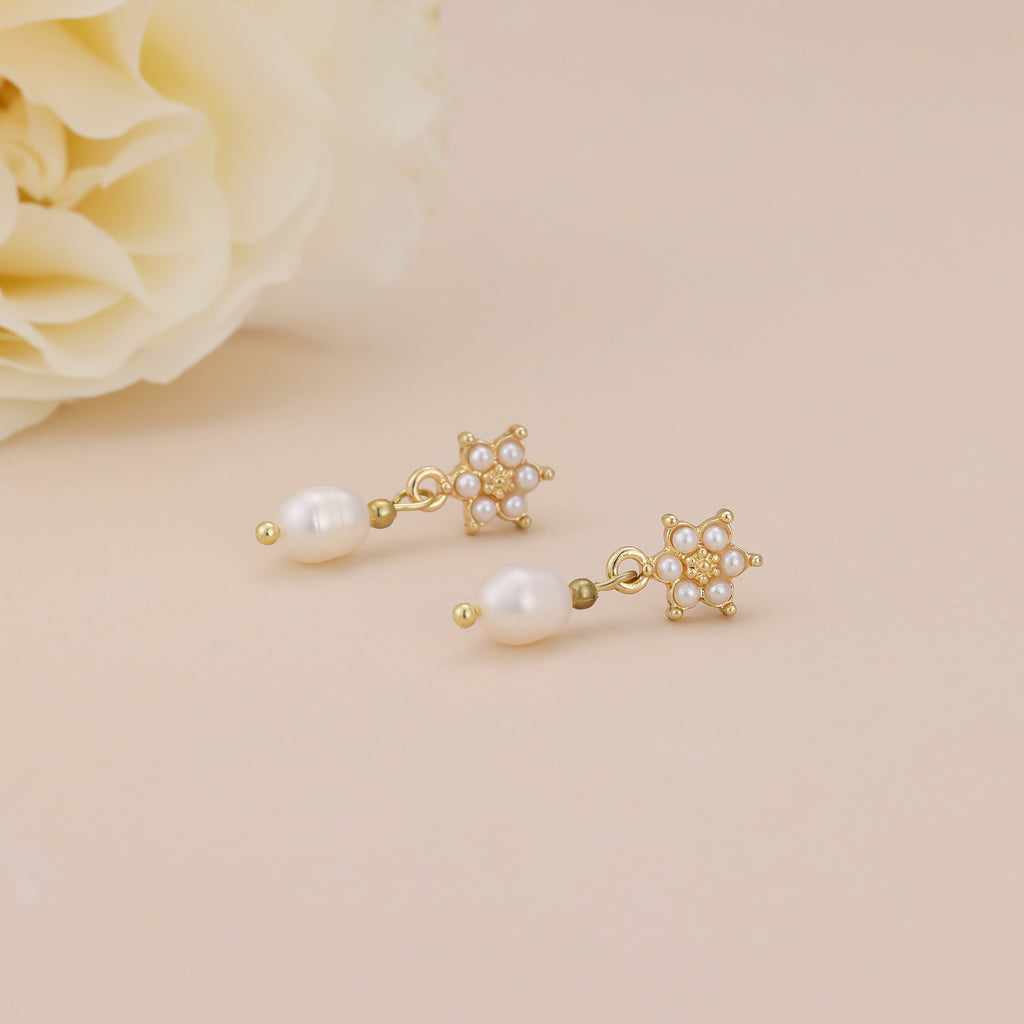 Gold Plated Pearl Flower Pearl Drop Stud Earrings For Women E159