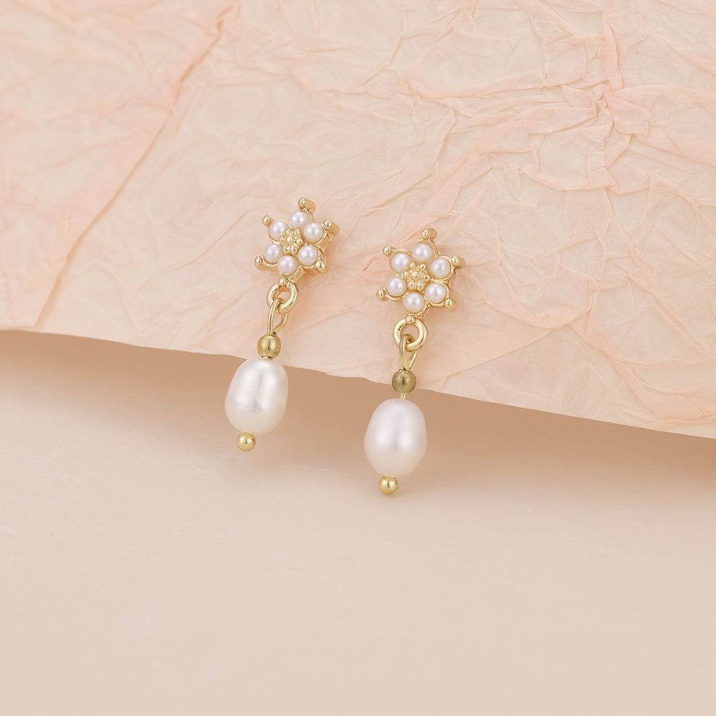 Gold Plated Pearl Flower Pearl Drop Stud Earrings For Women E159