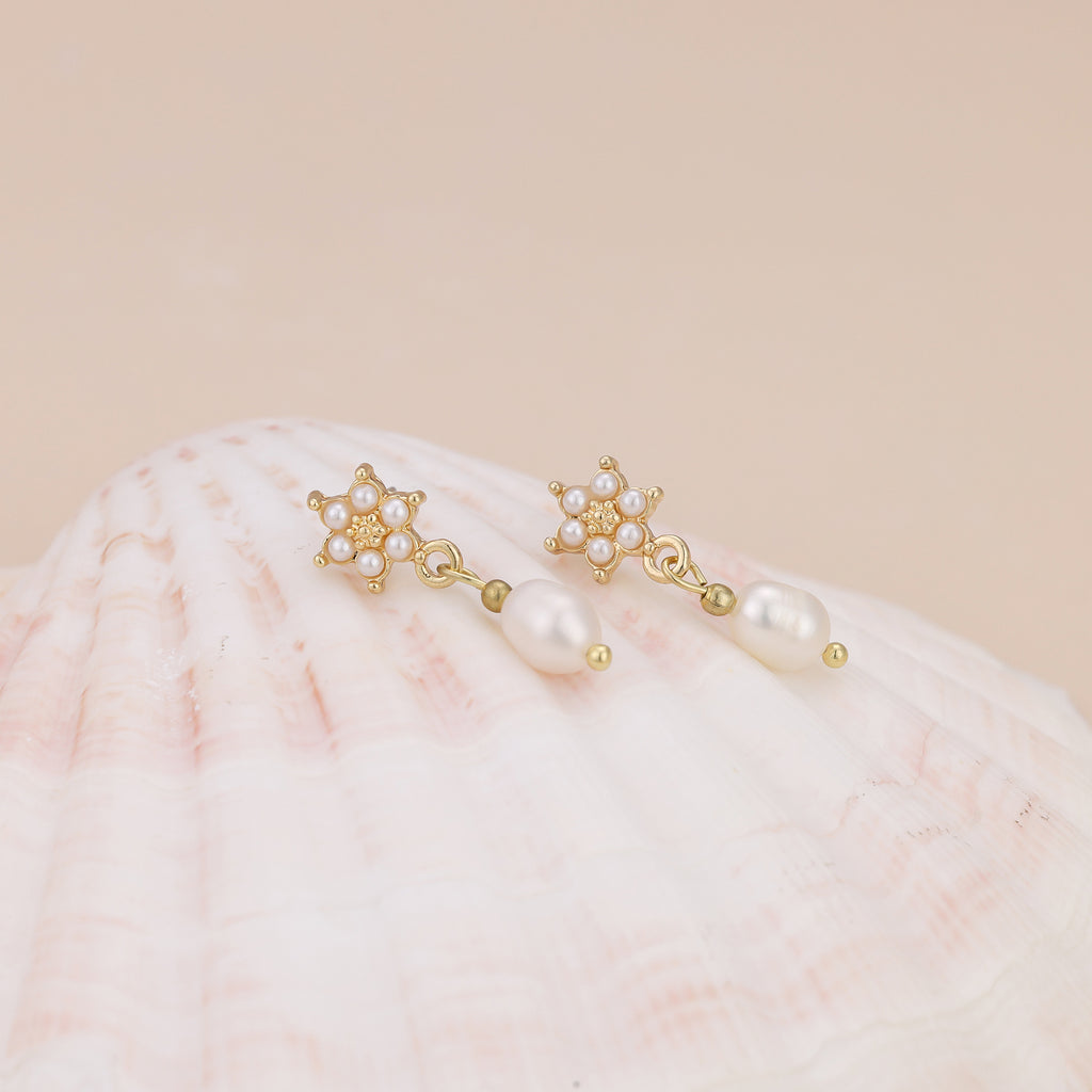 Gold Plated Pearl Flower Pearl Drop Stud Earrings For Women E159