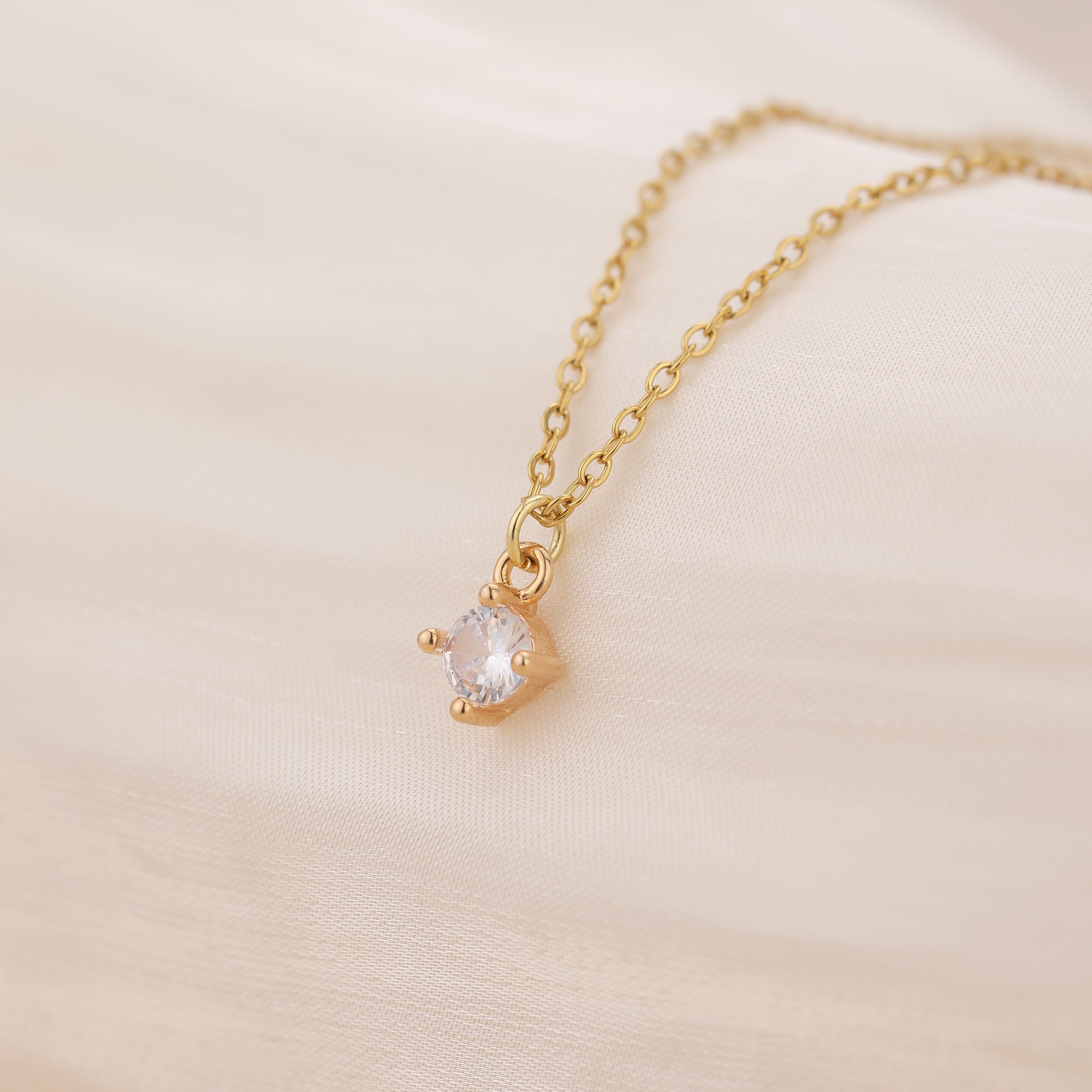 Solitaire single crystal pendant dainty necklace N017