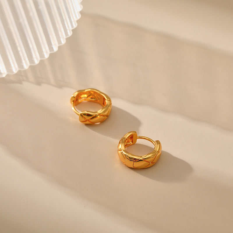 Gold Chunky Faceted Huggie Hoop Earrings E283