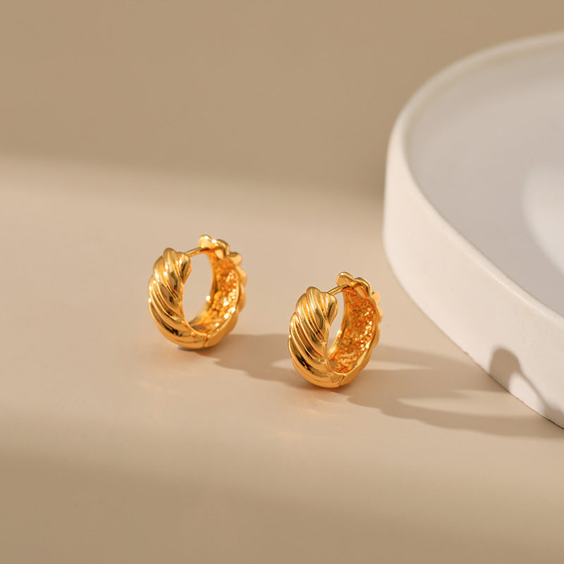 Gold Twisted Croissant Chunky Huggie Hoop Earrings E284
