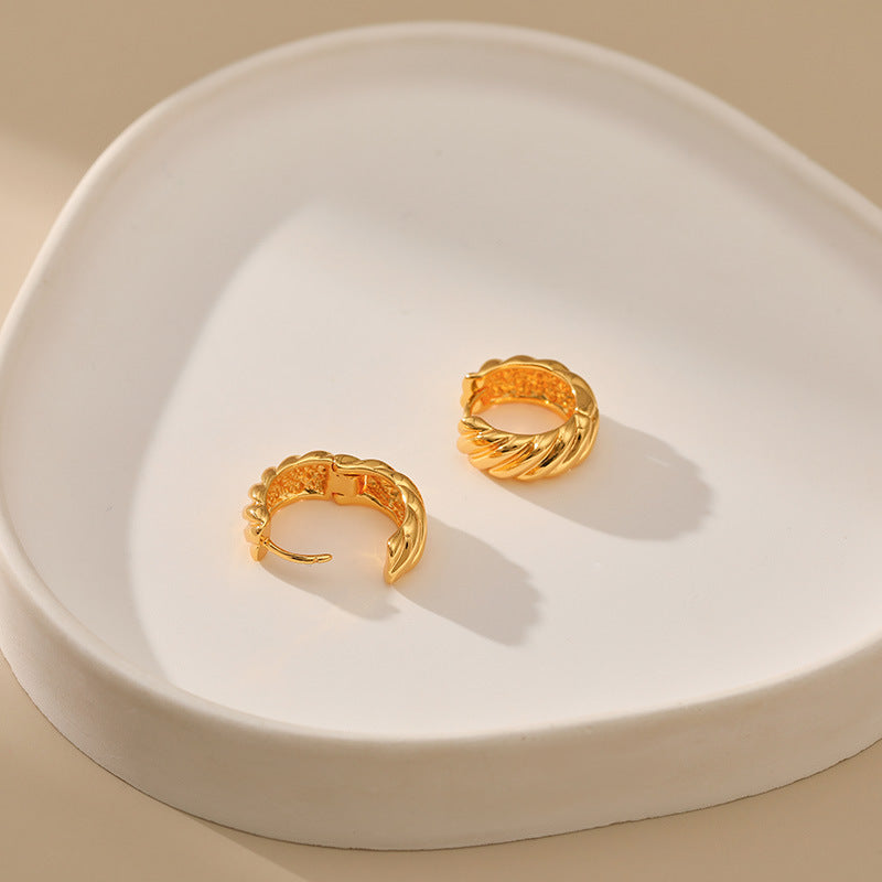 Gold Twisted Croissant Chunky Huggie Hoop Earrings E284