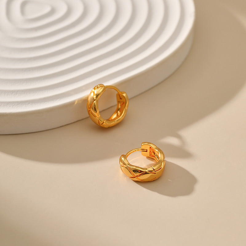 Gold Chunky Faceted Huggie Hoop Earrings E283
