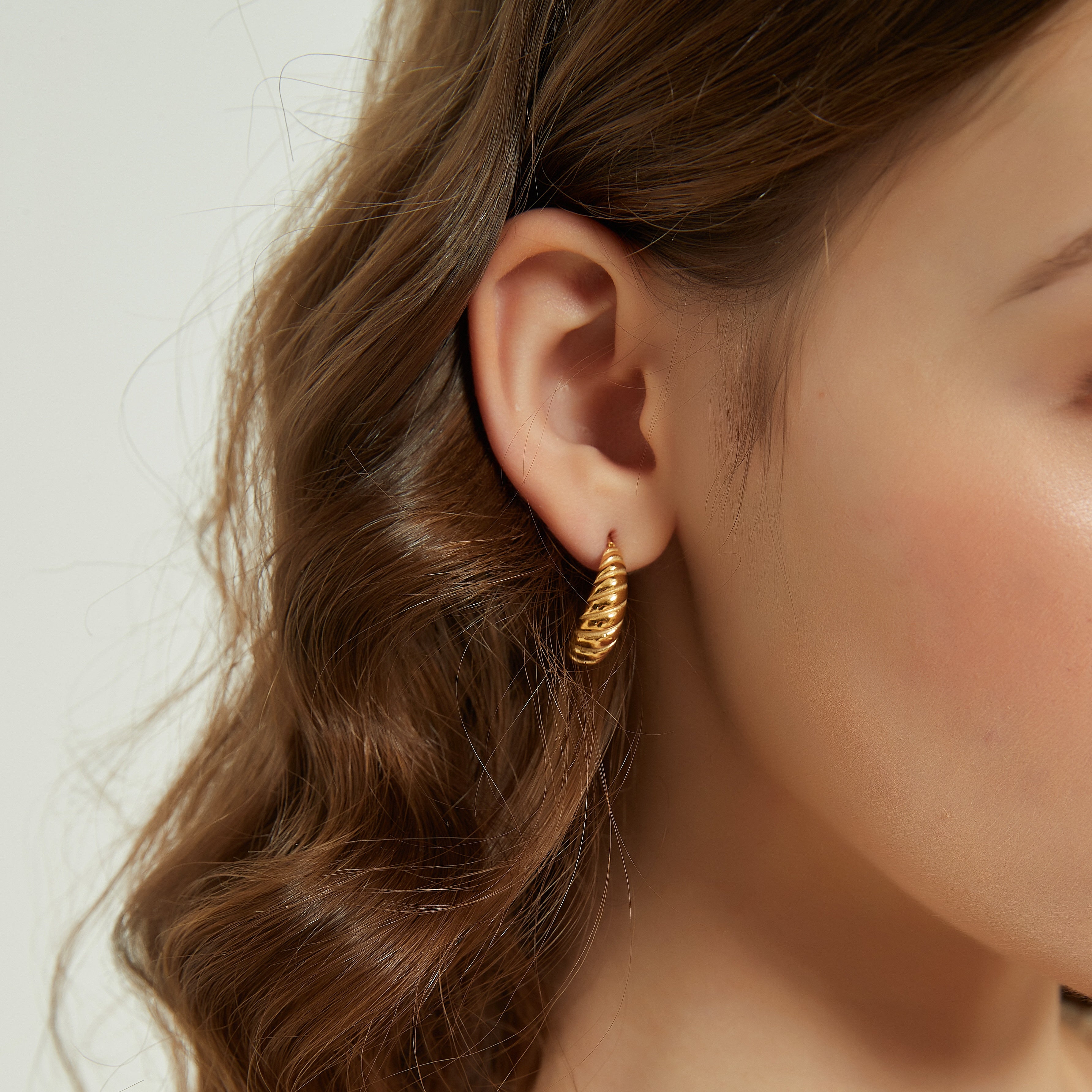 Rosey croissant twisted open hoop earrings