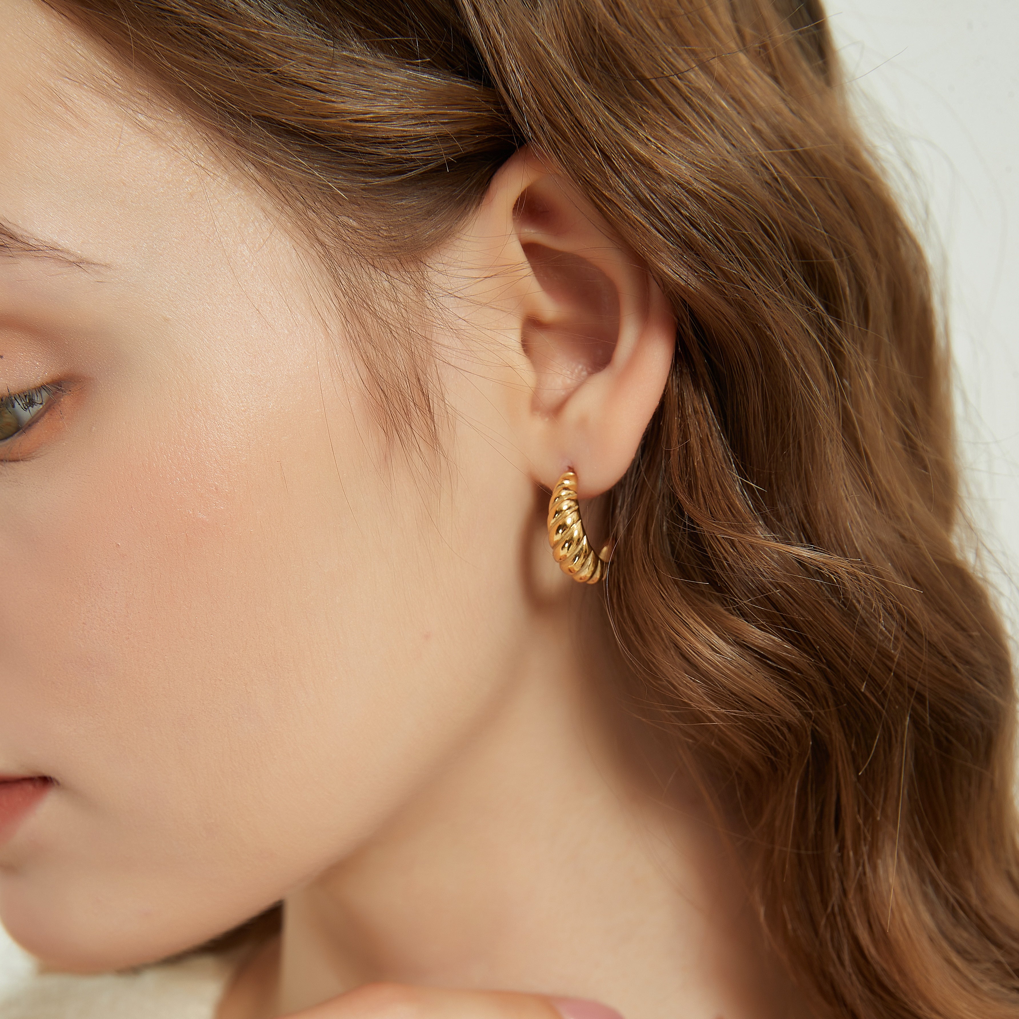 Rosey croissant twisted open hoop earrings