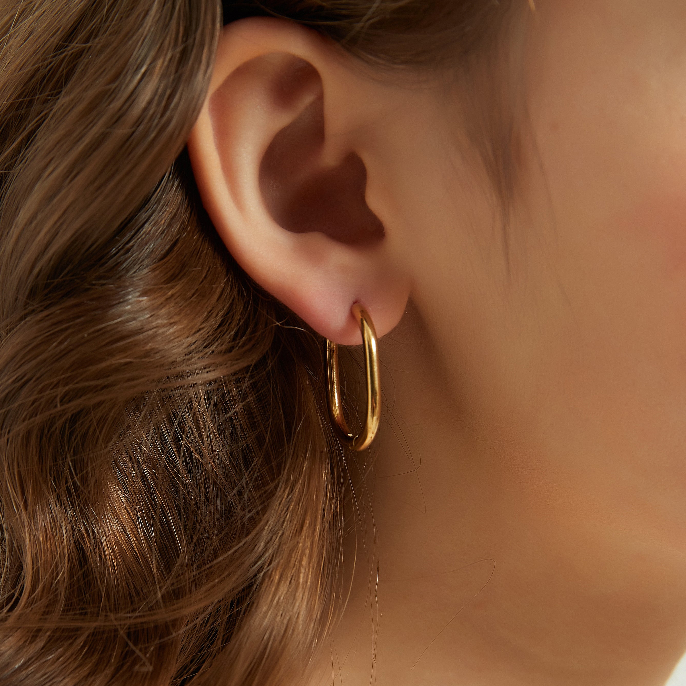 Oval Geometric Hoop Earrings E080