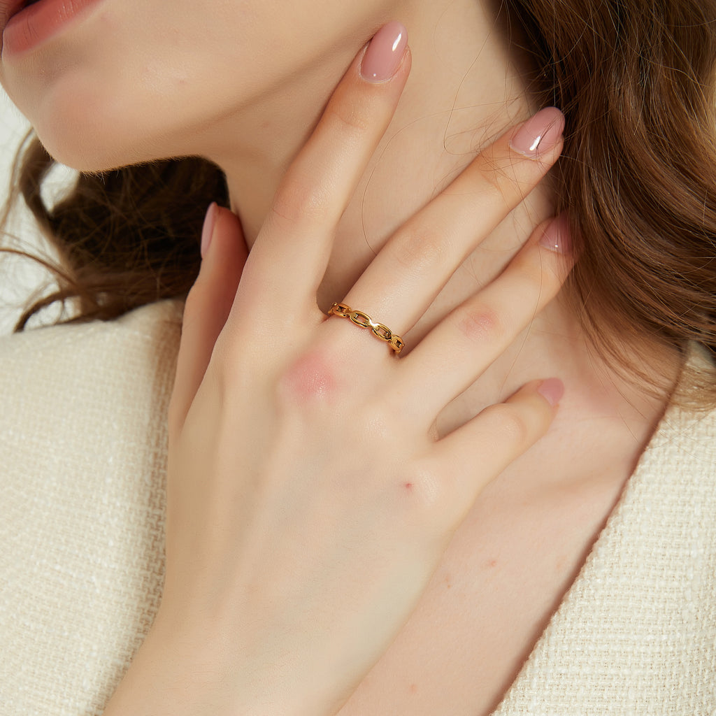 Eden dainty gold chain link stacking ring